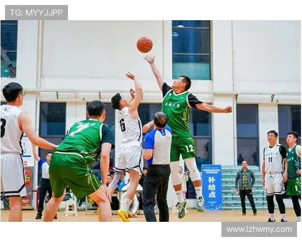 全国锦标赛回顾：成都篮球队展现卓越耐力与团队精神的精彩表现